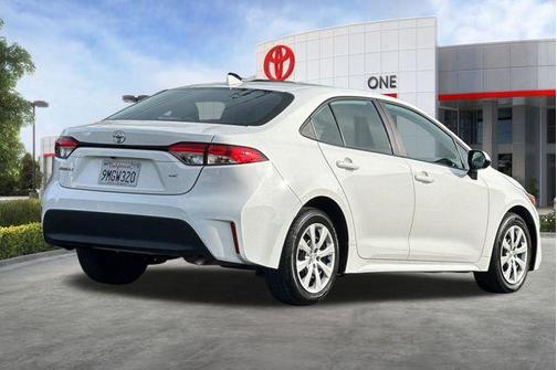 Ice Cap 2024 Toyota Corolla LE