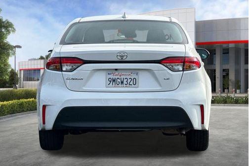 Ice Cap 2024 Toyota Corolla LE