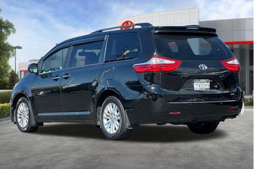 Midnight Black Metallic 2016 Toyota Sienna XLE