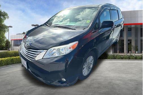 Midnight Black Metallic 2016 Toyota Sienna XLE