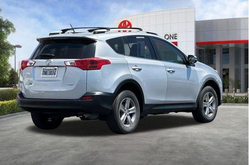 Classic Silver Metallic 2015 Toyota RAV4 XLE