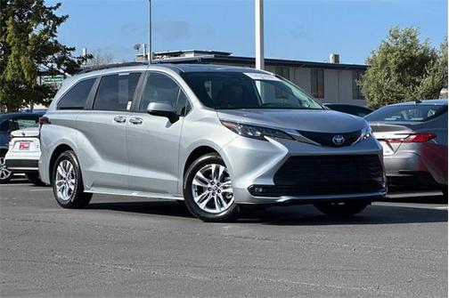 2025 Toyota Sienna XLE 7 Passenger