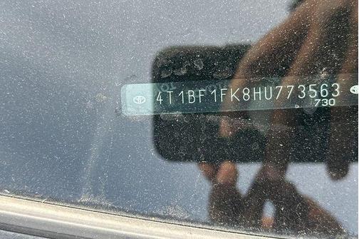 White 2017 Toyota Camry SE