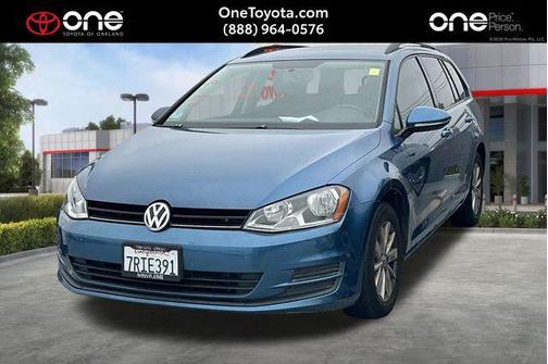Blue 2016 Volkswagen Golf SportWagen TSI S 4-Door