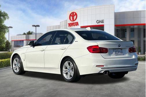 2018 BMW 330e iPerformance