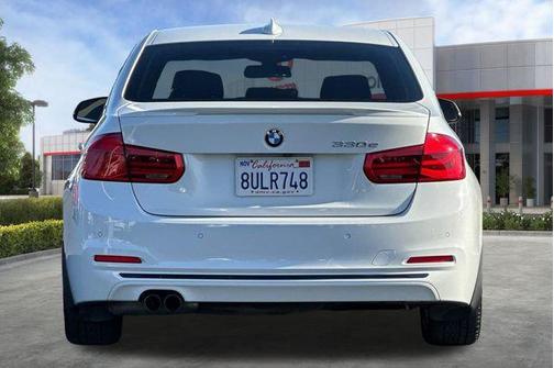 2018 BMW 330e iPerformance