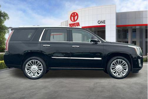 2017 Cadillac Escalade Platinum