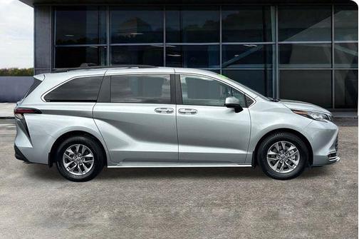 2023 Toyota Sienna XLE 7 Passenger