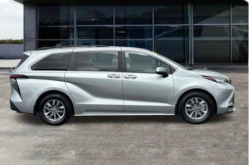 2023 Toyota Sienna XLE 7 Passenger