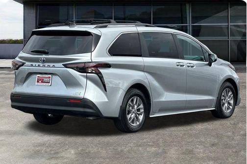 2023 Toyota Sienna XLE 7 Passenger