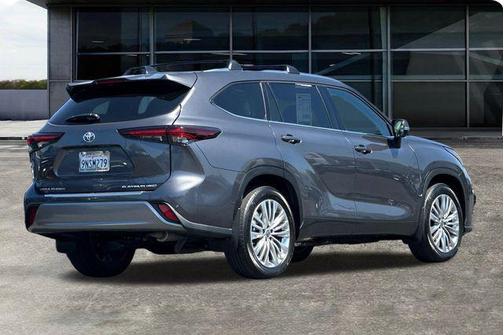 2024 Toyota Highlander Platinum
