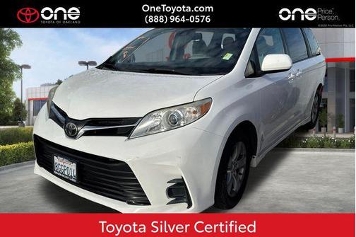 2018 Toyota Sienna LE