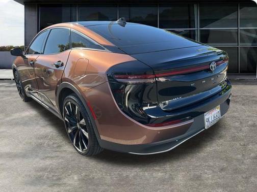 2023 Toyota Crown Platinum