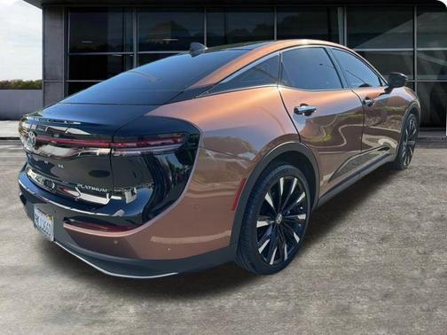 2023 Toyota Crown Platinum