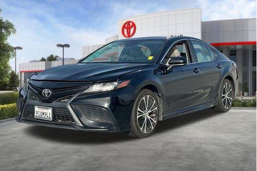 Midnight Black Metallic 2021 Toyota Camry SE