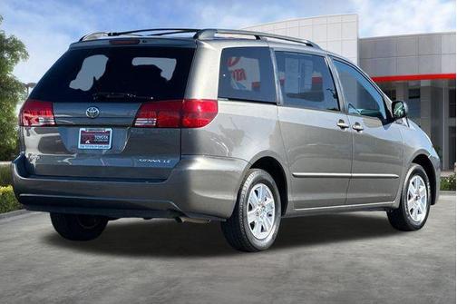 2005 Toyota Sienna LE