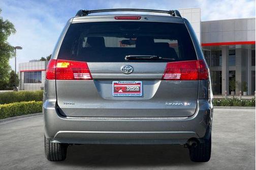2005 Toyota Sienna LE
