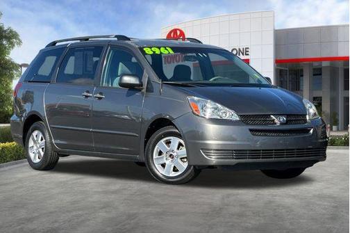 2005 Toyota Sienna LE