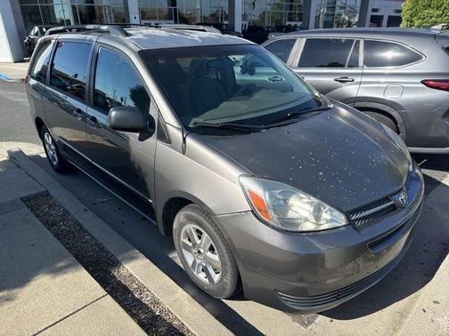 2005 Toyota Sienna LE