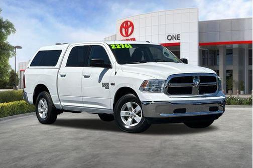 Bright White Clearcoat 2019 RAM 1500 SLT