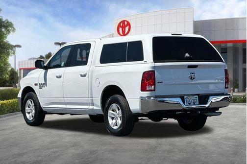 Bright White Clearcoat 2019 RAM 1500 SLT