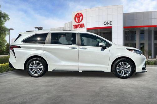 2024 Toyota Sienna Limited