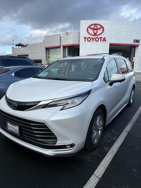 2024 Toyota Sienna Limited