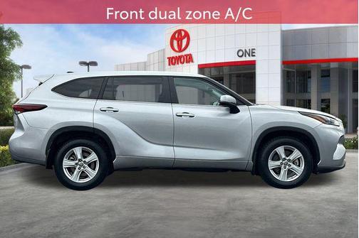 2024 Toyota Highlander LE