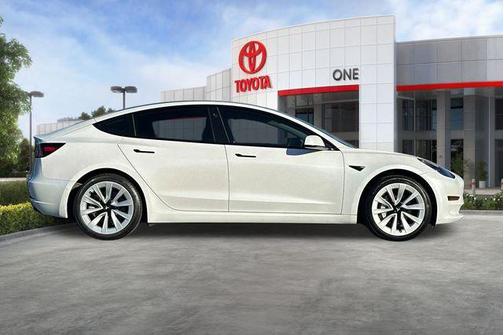 Pearl White Multi-Coat 2021 Tesla Model 3 Standard Range Plus