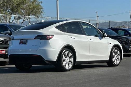 2024 Tesla Model Y Long Range Dual Motor All-Wheel Drive