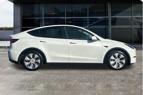 2024 Tesla Model Y Long Range Dual Motor All-Wheel Drive