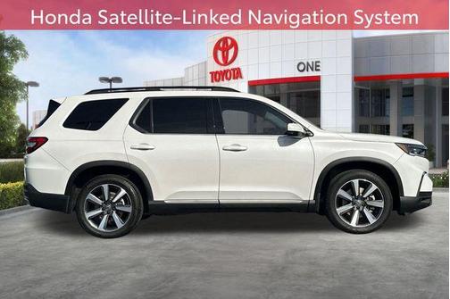2025 Honda Pilot Touring 8-Passenger