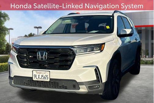 Platinum White Pearl 2025 Honda Pilot Touring 8-Passenger