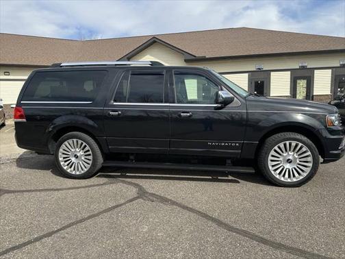 2015 Lincoln Navigator Base