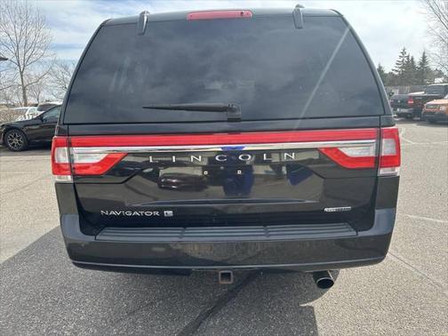 2015 Lincoln Navigator Base