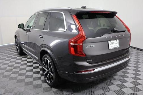 2024 Volvo XC90 B6 Plus Bright Theme 6-Seater