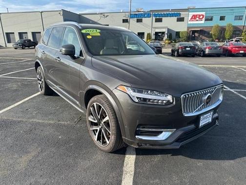 2024 Volvo XC90 B6 Plus Bright Theme 6-Seater