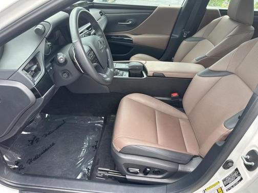 2022 Lexus ES 350 Base