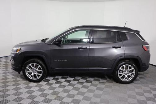 2023 Jeep Compass Latitude Lux