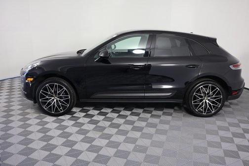2022 Porsche Macan Base