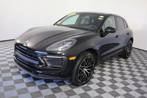 2022 Porsche Macan Base