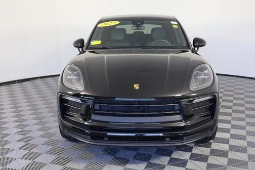 2022 Porsche Macan Base