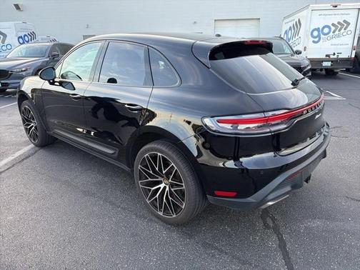 2022 Porsche Macan Base