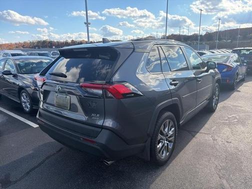 2020 Toyota RAV4 XLE Premium