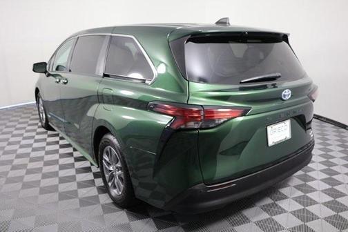 2021 Toyota Sienna XLE