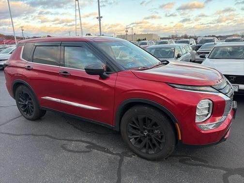 2023 Mitsubishi Outlander SE Black Edition