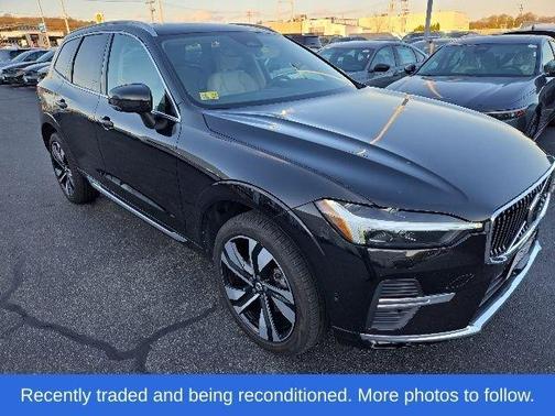 Onyx Black Metallic 2023 Volvo XC60 B5 Plus Bright Theme