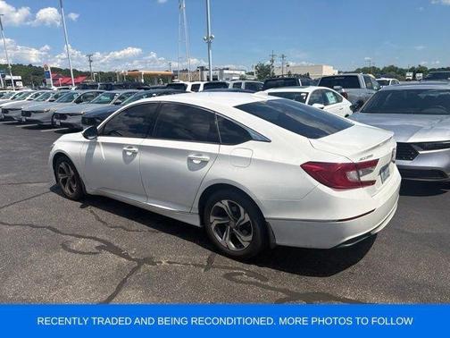 White 2018 Honda Accord EX
