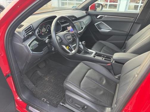 2022 Audi Q3 45 S line Premium