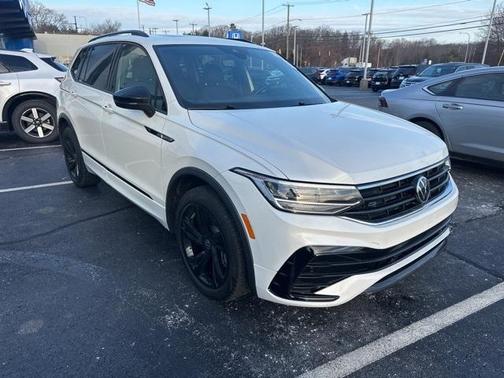 2023 Volkswagen Tiguan 2.0T SE R-Line Black